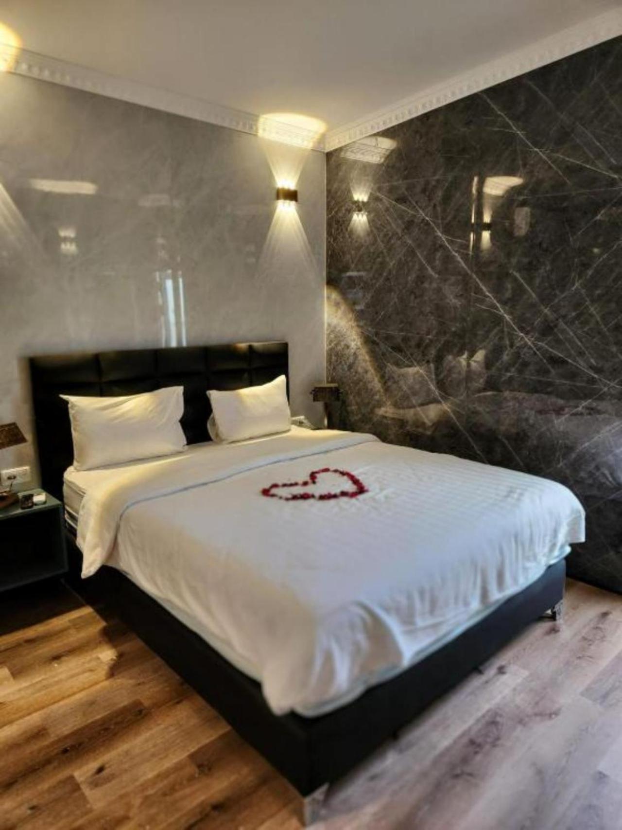 Dream Beach 98 Hotel And Spa Tel Awiw Zewnętrze zdjęcie